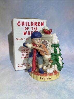 Vintage 1992 Children of the World ENGLAND Figurine